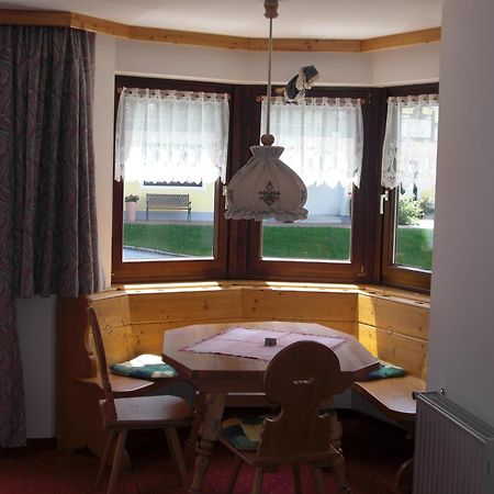 Hotel-Pension Flora Saalbach-Hinterglemm Bagian luar foto