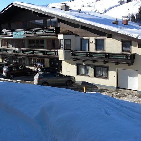 Hotel-Pension Flora Saalbach-Hinterglemm Bagian luar foto