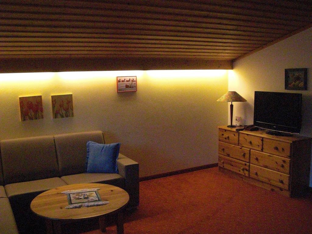 Hotel-Pension Flora Saalbach-Hinterglemm Ruang foto