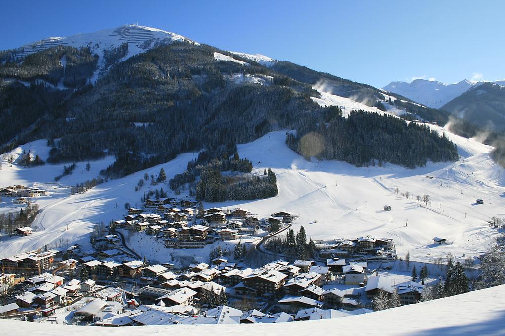 Hotel-Pension Flora Saalbach-Hinterglemm Bagian luar foto