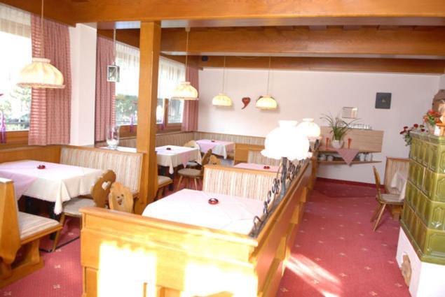 Hotel-Pension Flora Saalbach-Hinterglemm Bagian luar foto