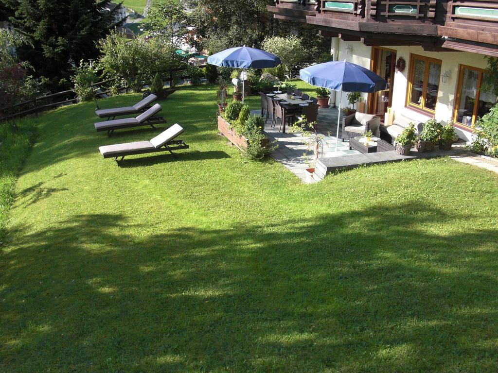 Hotel-Pension Flora Saalbach-Hinterglemm Bagian luar foto