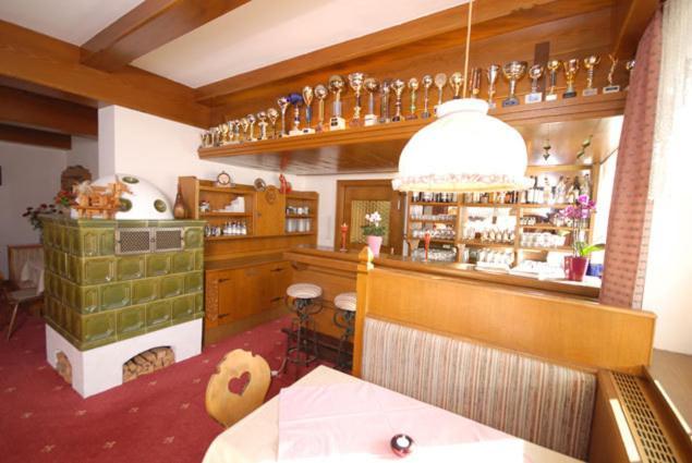 Hotel-Pension Flora Saalbach-Hinterglemm Bagian luar foto