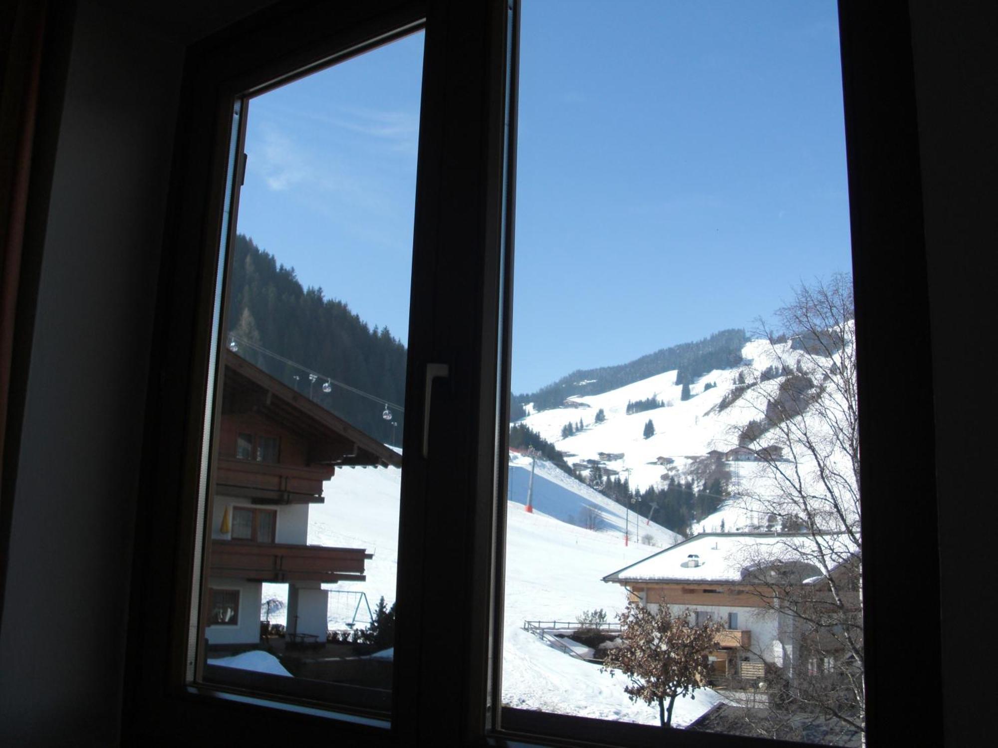 Hotel-Pension Flora Saalbach-Hinterglemm Ruang foto