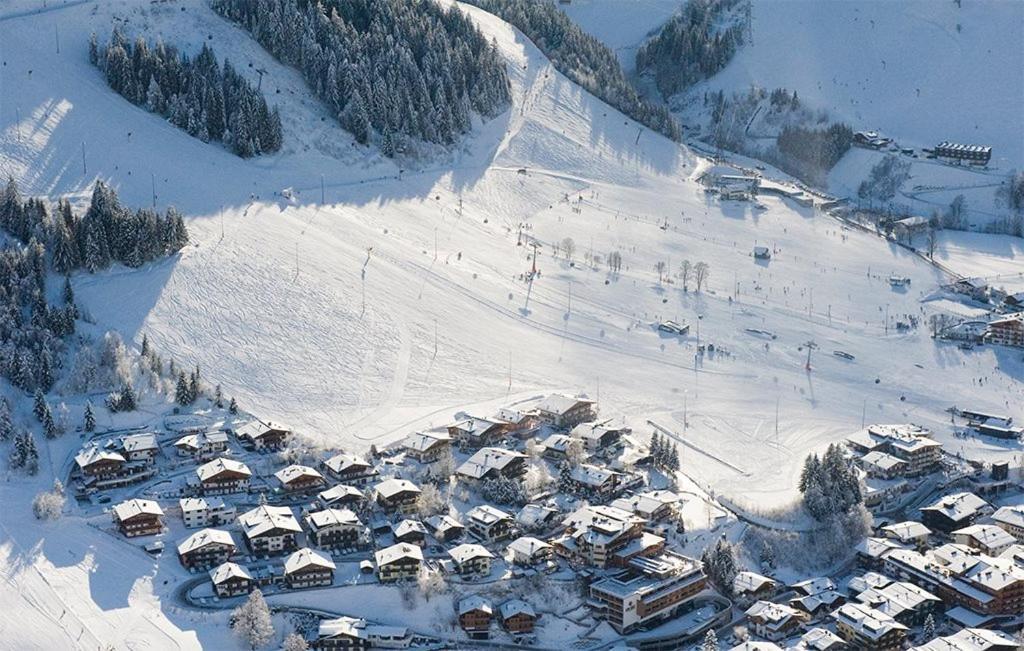 Hotel-Pension Flora Saalbach-Hinterglemm Bagian luar foto
